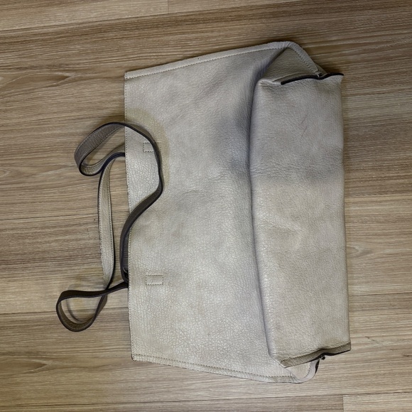 Free People Vegan Leather Tote Bag + Zipper Pouch – Taupe/Beige - Picture 2 of 4